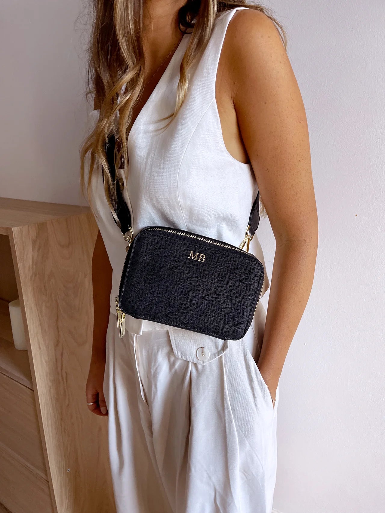 ALMA  - Crossbody Bag Black